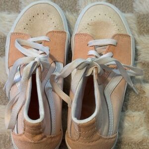 Vans Women's Sneakers in Peach and White